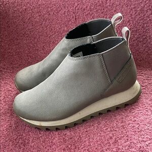 Merrell Women's Chukka Boots in Taupe with Cream Midsole